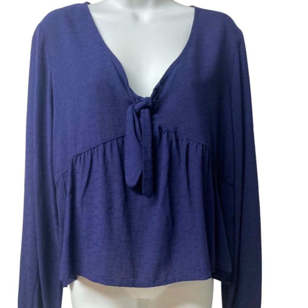 eyeshadow Blouse top Wild Soul XL New Rayon Ties V-Neck Navy Blue Flowing Crop